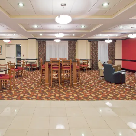 Holiday Inn Express & Suites BAINBRIDGE by IHG