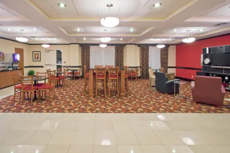 Holiday Inn Express & Suites Bainbridge