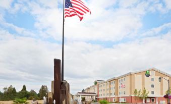 Holiday Inn Express & Suites Chehalis-Centralia