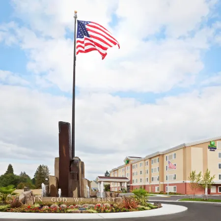 Holiday Inn Express & Suites CHEHALIS-CENTRALIA by IHG