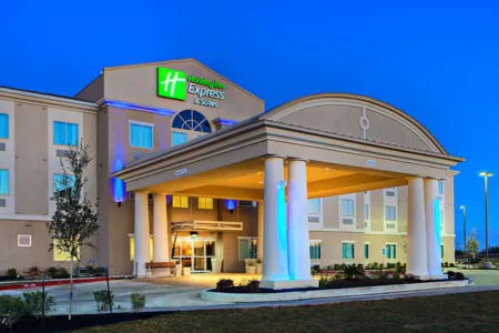 Holiday Inn Express & Suites Cotulla by IHG Отели в г. Котулла