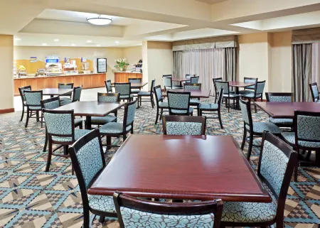 Holiday Inn Express & Suites Marysville
