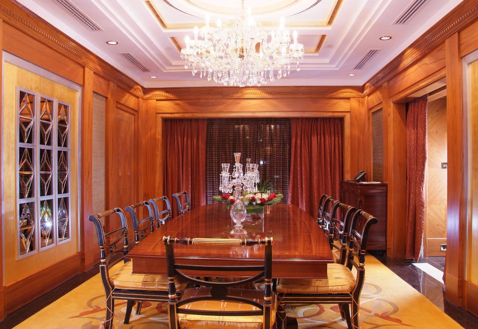 Holiday Inn Kuwait Over view