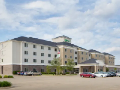Holiday Inn & Suites BLOOMINGTON-AIRPORT by IHG Hotels in Bloomington