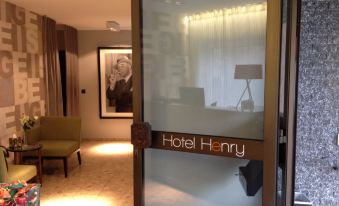 Hotel Henry