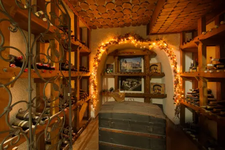 Hotel Kaiserpfalz Отели рядом с достопримечательностью «Падерборнский собор»