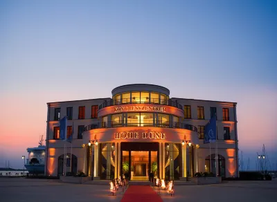 Yachthafenresidenz Hohe Düne Hotels near University for music and theater