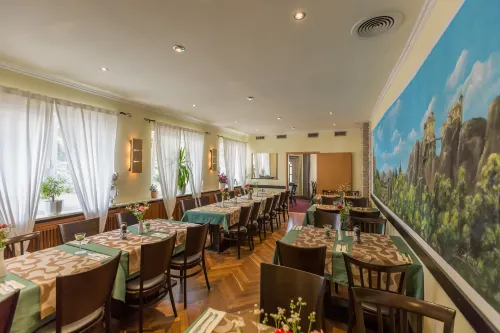 WALDSCHLOESSEL Hotels in Ketsch