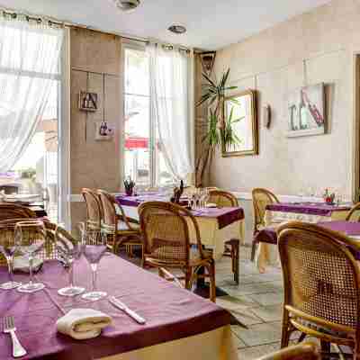 Logis Hôtel de la Tour Dining/Meeting Rooms