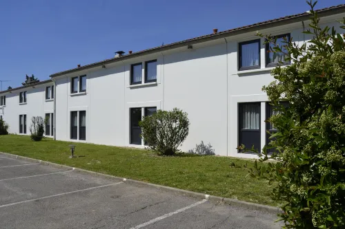 Hôtel du Parc Euromédecine Hôtels à : Juvignac