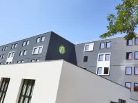 Campanile Bordeaux Ouest - MÉRIGNAC AÉROPORT Hotel berhampiran stade antoine CRUCHON