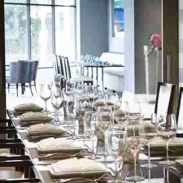 Irvine Marriott Dining/Meeting Rooms