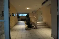 Hillside Inn Hotels in Madison Township