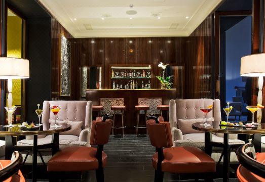 J K 플레이스 로마 객실