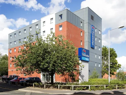 Travelodge Bolton Central River Street Hotel Hotels in Bolton