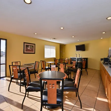Xecutive Inn and Suites