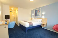 Travelodge Merthyr Tydfil Hotel فنادق في ميرتير تيدفيل