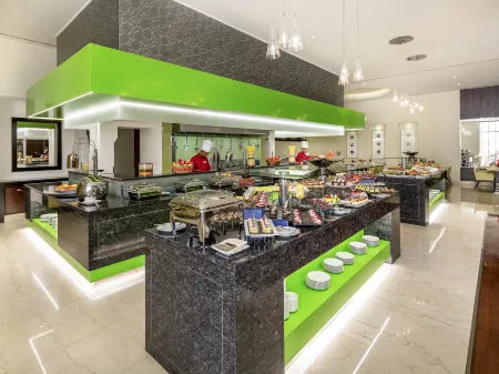 Novotel World Trade Centre Dubai Отели рядом с достопримечательностью «Дом шейха Саид Аль Мактум»