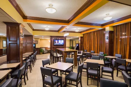 Holiday Inn Express Washington DC East-Andrews AFB Отели в г. Хиллкрест Хайтс