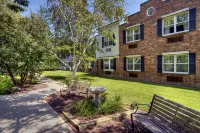 The Century House, Ascend Hotel Collection Hotels in Colonie
