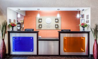 Super 8 by Wyndham Lees Summit