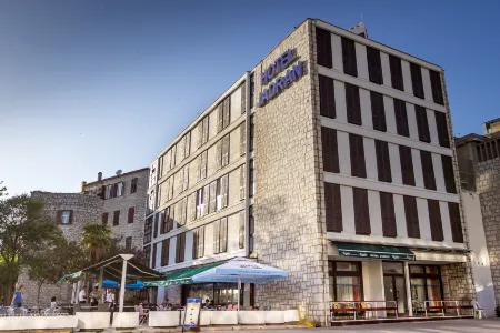 Hotel Jadran Šibenik Отели в г. Лозовац