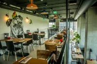 Leonardo Hotel Groningen Stadspark - breakfast