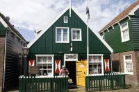 Suitehotel Posthoorn Hotels in Volendam