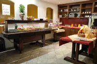 Hotel Torwirt - Завтрак