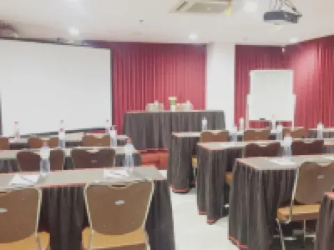 Evora Hotel Gubeng otelleri