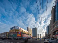 Homeinn Plus Hotel (Shengjing Hospital&Sanhao Street Metro Station) 酷貝拉周辺のホテル