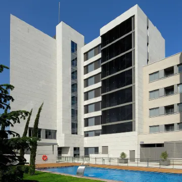 Vincci Frontaura Hotels near Columbus Monument