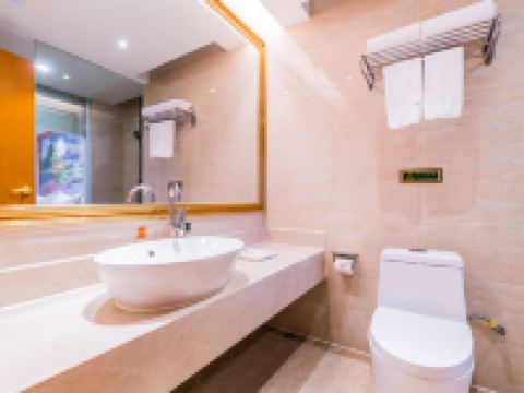 维也纳酒店(丹霞山景区店) - 园景大床房