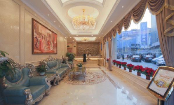 Vienna Hotel (Shenzhen Qinghu Metro Station)