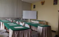 Pama Hostel Hotels in Pagerwojo