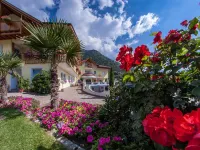 Hotel am Sonneck Hotels in Algund