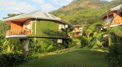 우드중와 폴 로지  호텔