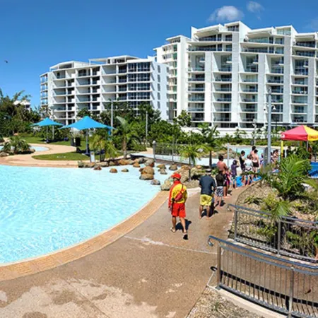Lanai Riverside Apartments Отели в г. Маккай