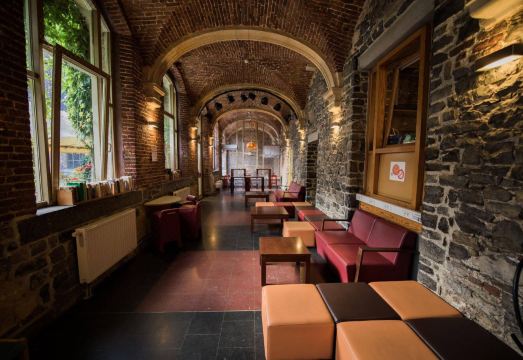 5. 리에주 유스 호..