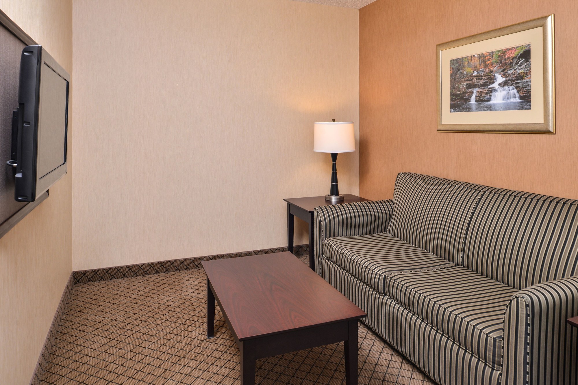 Holiday Inn Express Lewisburg - New Columbia, an Ihg Hotel