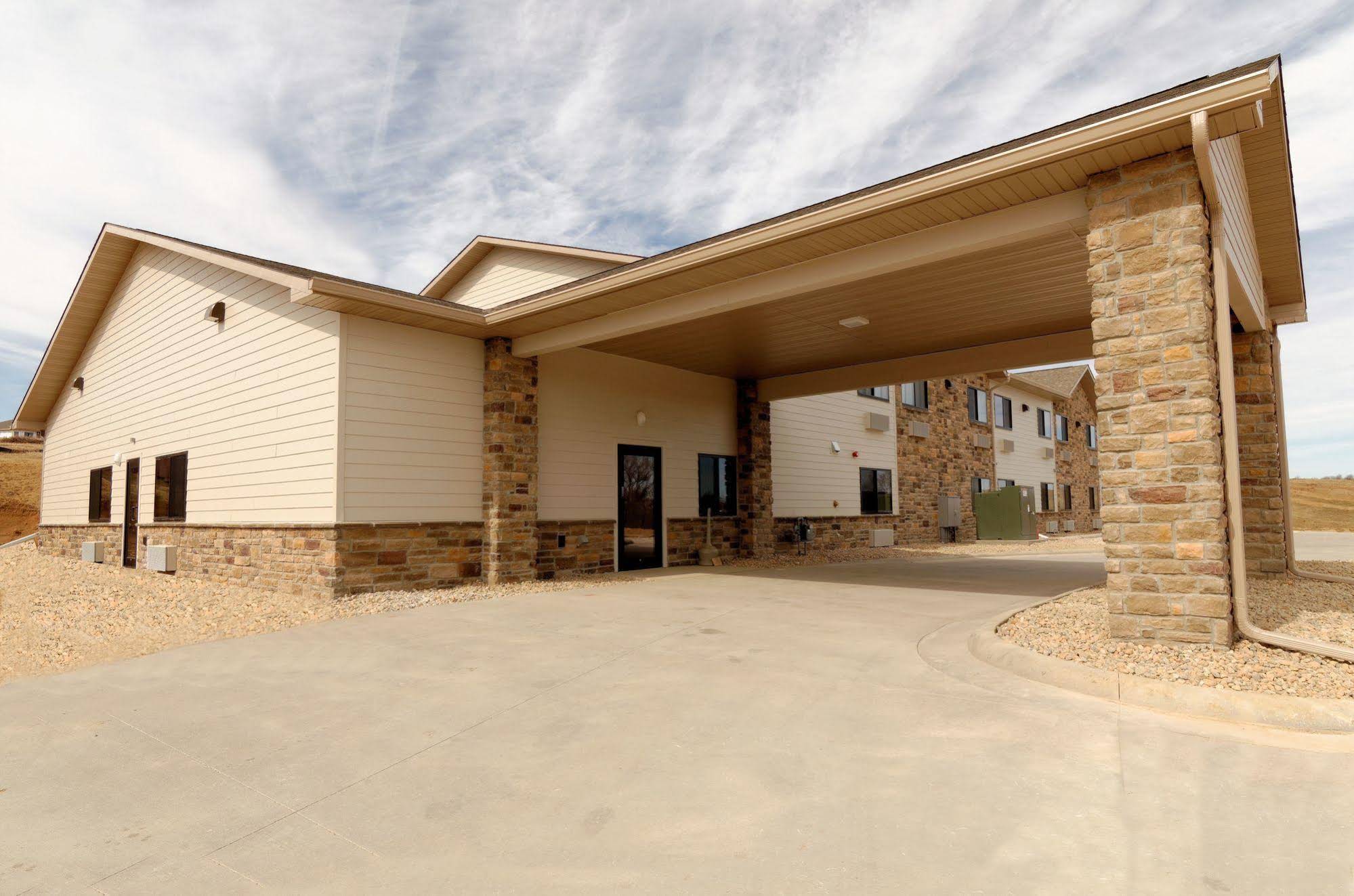 Cobblestone Inn & Suites - Denison - Oak Ridge