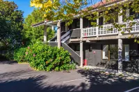 Emerald Inn on Takapuna Beach Hotels near Kitchener Park
