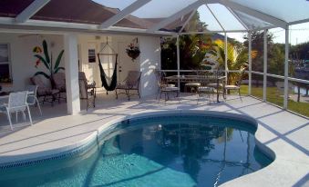 Tropical Paradise Bed & Breakfast - Housity