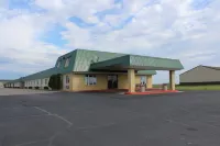 East Grand Inn Grand Forks ND I 29 - parkir