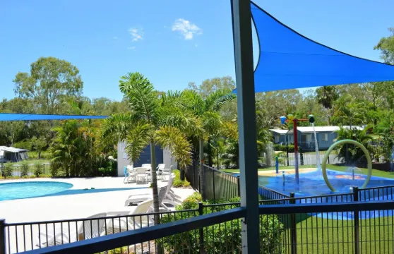 麥凱布萊克斯海灘假日公園