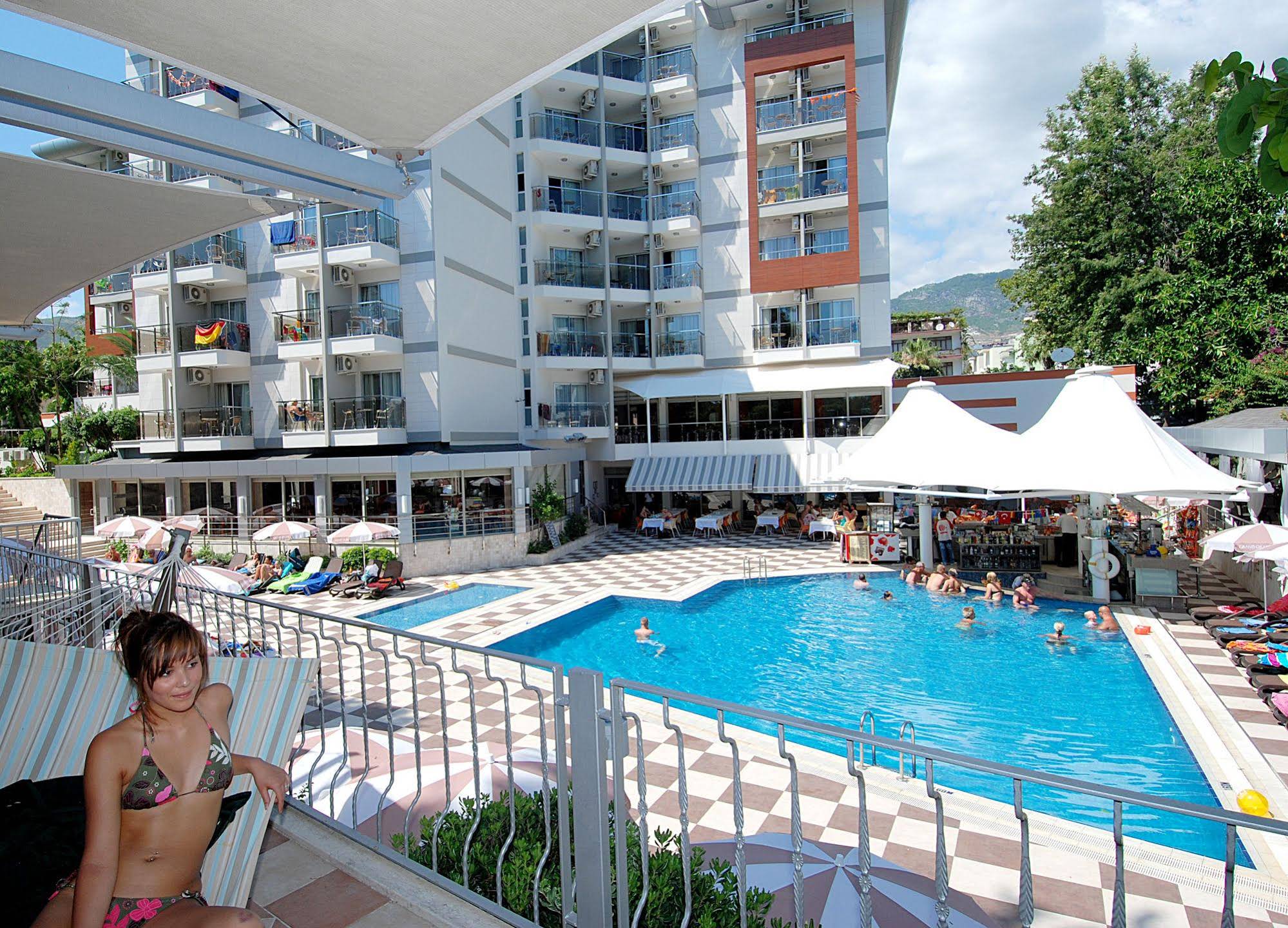 Grand Okan Hotel