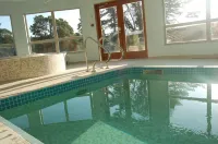Mayne Island Resort - Beach
