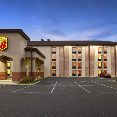 Super 8 by Wyndham Mount Laurel