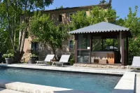 Hotel du Poète Hotels in Cabrières-d'Avignon
