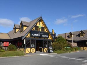 Olde Tudor Hotel